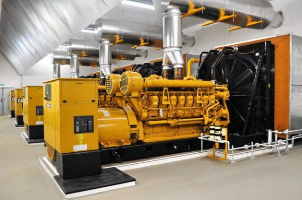 Grupo gerador industrial em operação